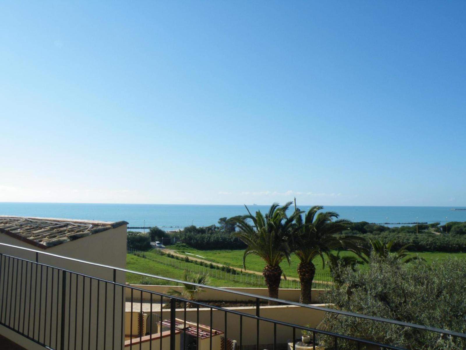 Appartamento Domus Mare Luxury San Leone Esterno foto