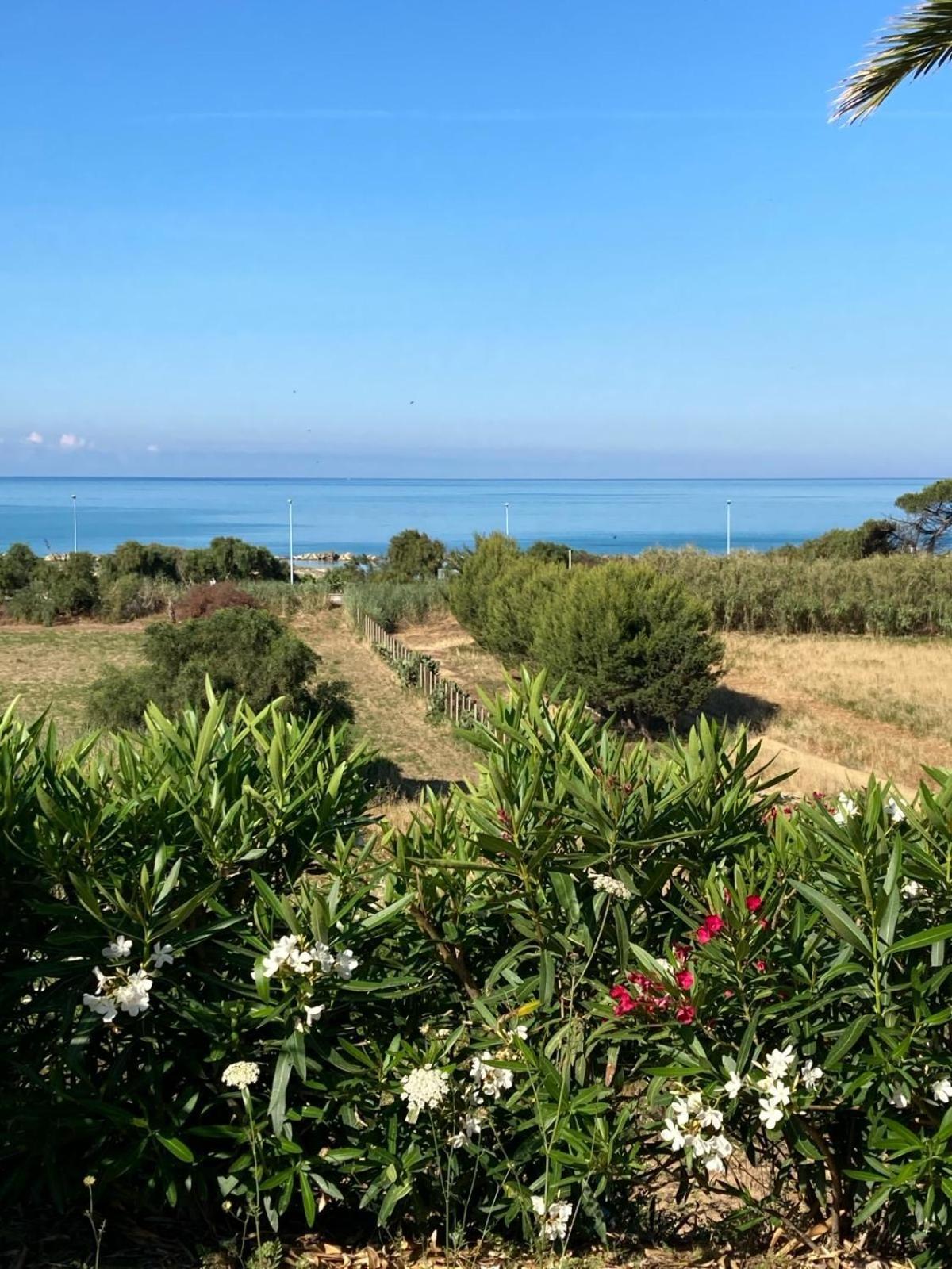 Appartamento Domus Mare Luxury San Leone Esterno foto