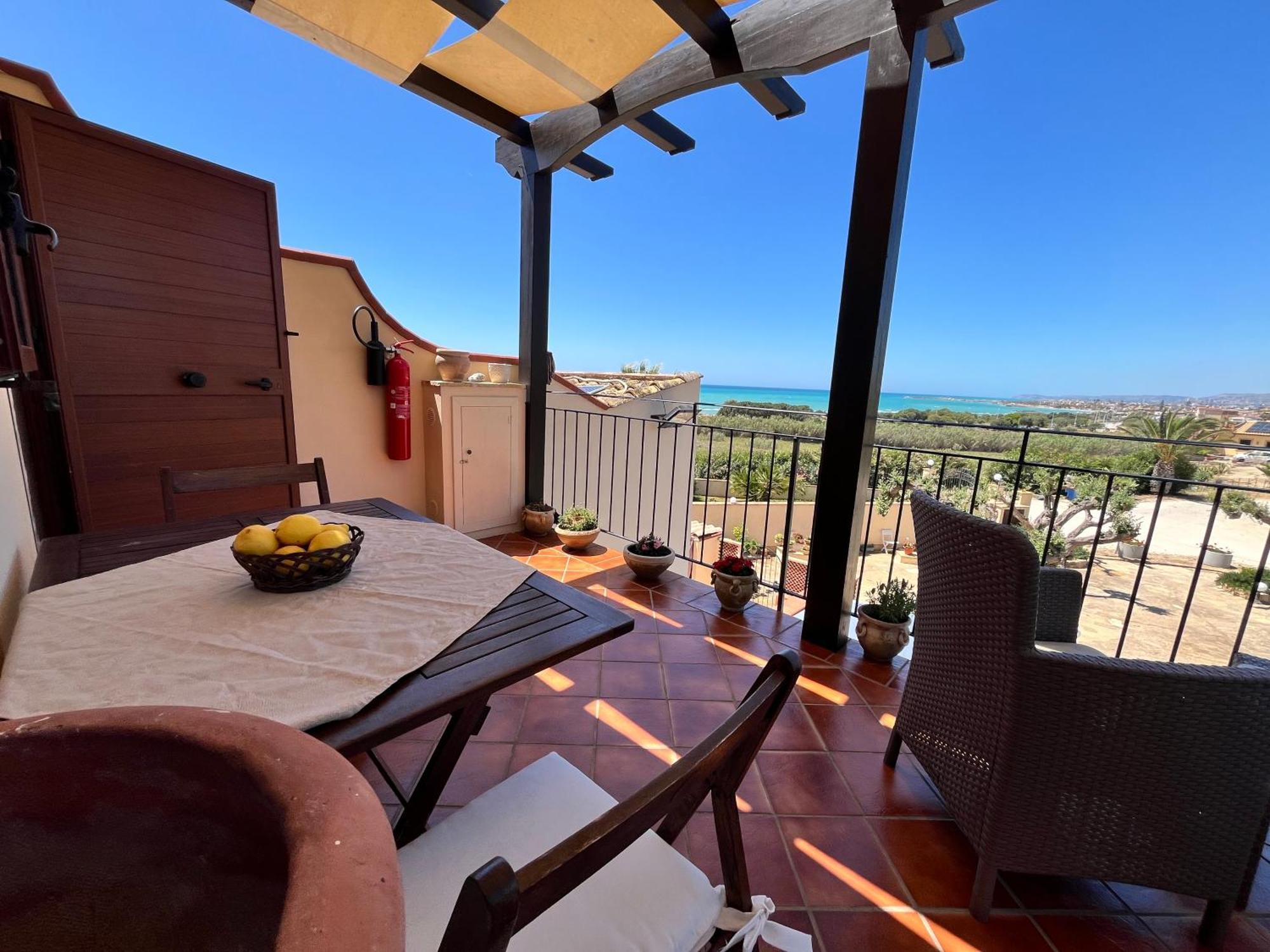 Appartamento Domus Mare Luxury San Leone Esterno foto